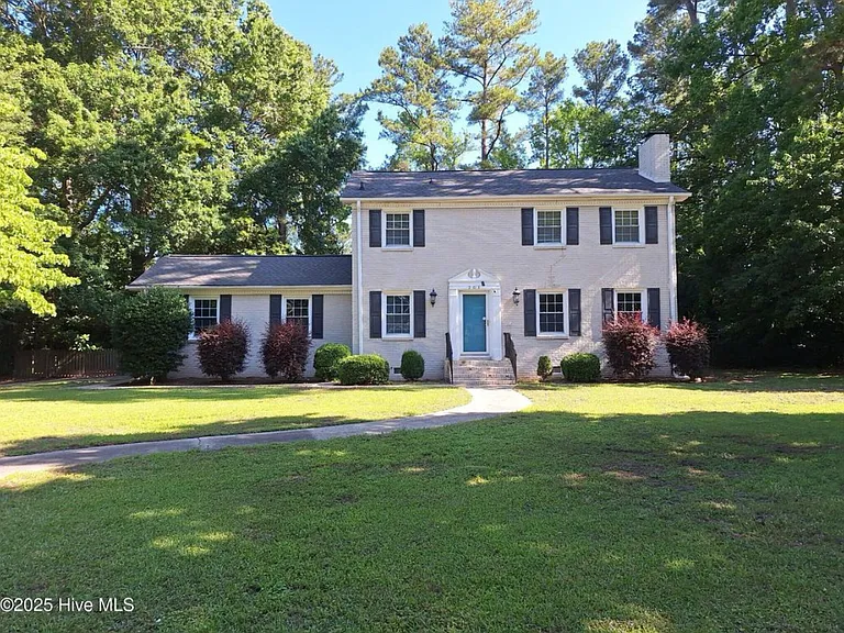201 Westhaven Rd — Photo 2