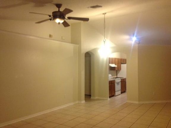 4th image of 5118 New Savannah Cir