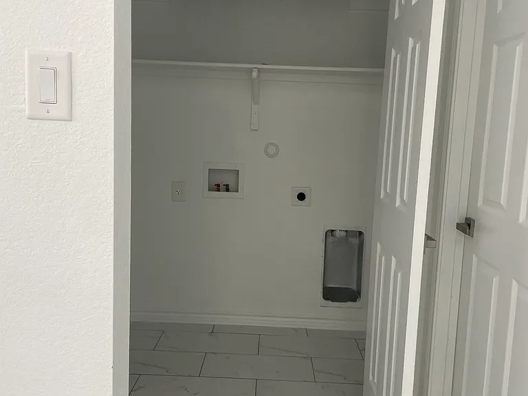 washer /dryer hookup