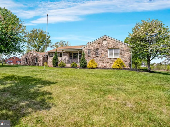 2359 Hendricks Station Rd, Harleysville, PA 19438