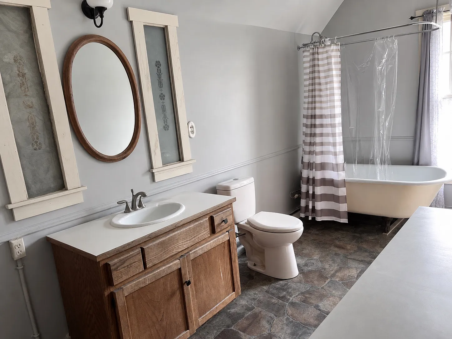 5 bed, 3116 sqft, $550 — Photo 3