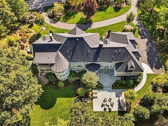 5th image of 7 Longmeadow Dr