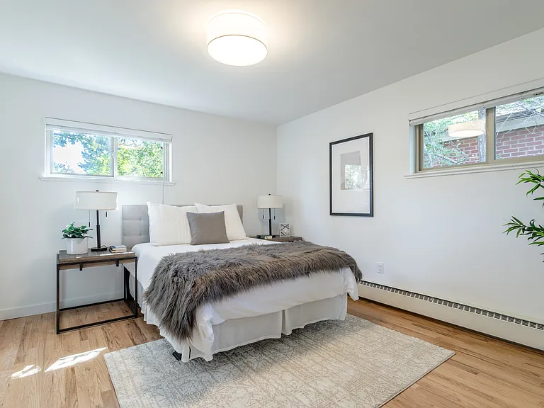1532 S Grape St — Photo 10