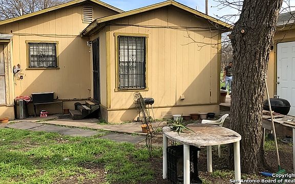 2nd image of 1301 S San Ignacio Ave