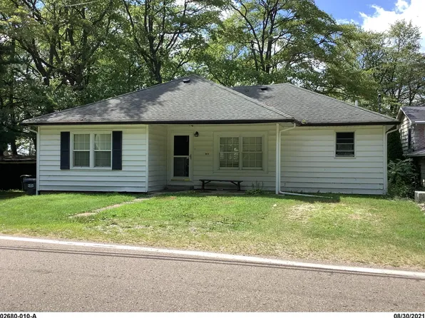 9624 E Shore Dr, Portage, MI 49002