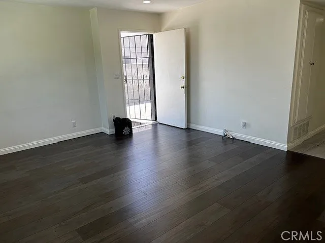 3 bed, 1.5 bath, 1200 sqft, $3,000 — Photo 4