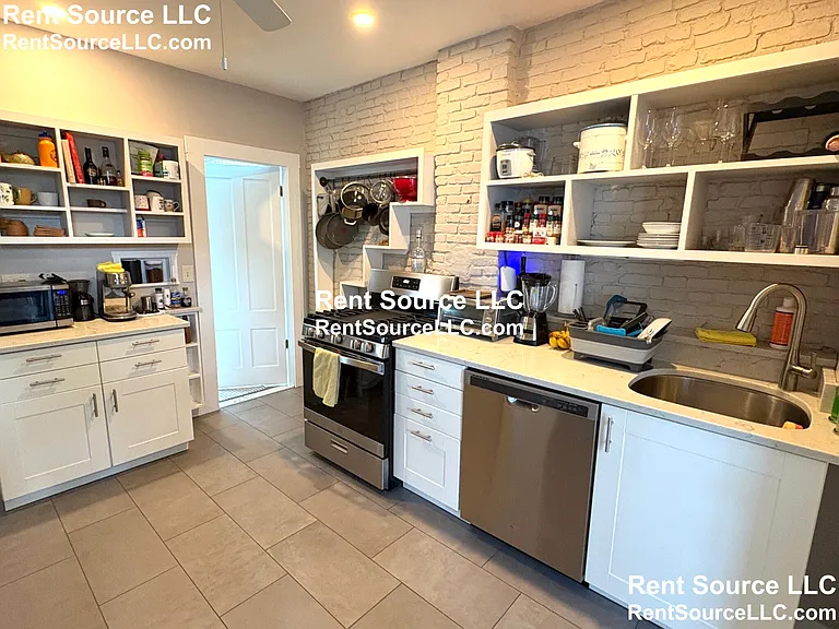 34 Wyatt St — Photo 8