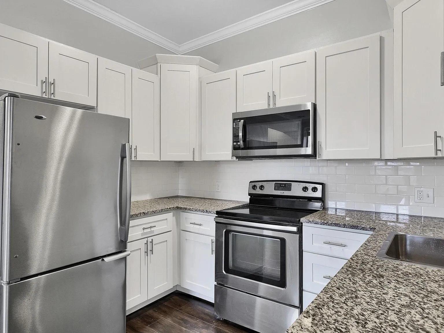 1 bed, 1000 sqft, $1,295 — Photo 4