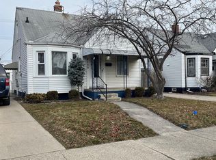 8099 Coolidge Ave, Center Line, MI 48015