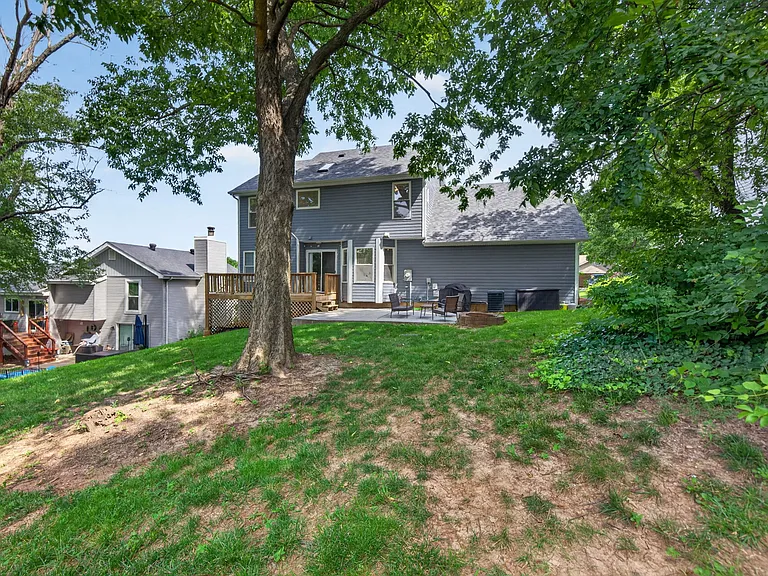 536 Oak Hill Dr — Photo 37
