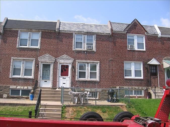 2nd image of 4218 Marple St