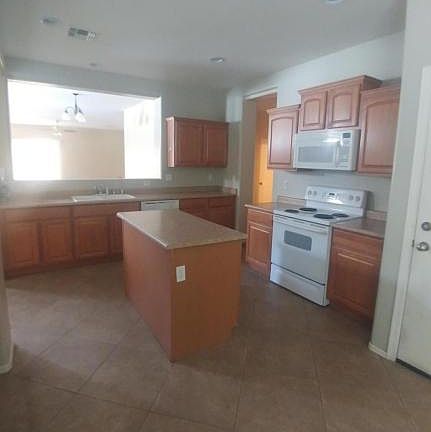 3rd image of 5246 W Glass Ln