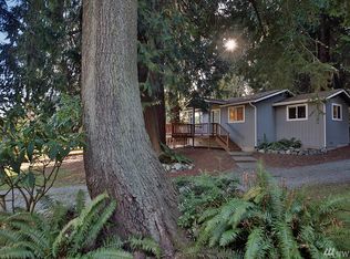 8147 Lopez Dr, Clinton, WA 98236