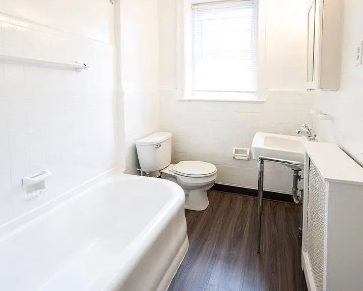 Upsal Gardens Apartments- Beautiful historical building with breathtaking charm! — Photo 22
