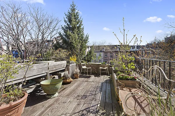 Sold by Stribling | media 11