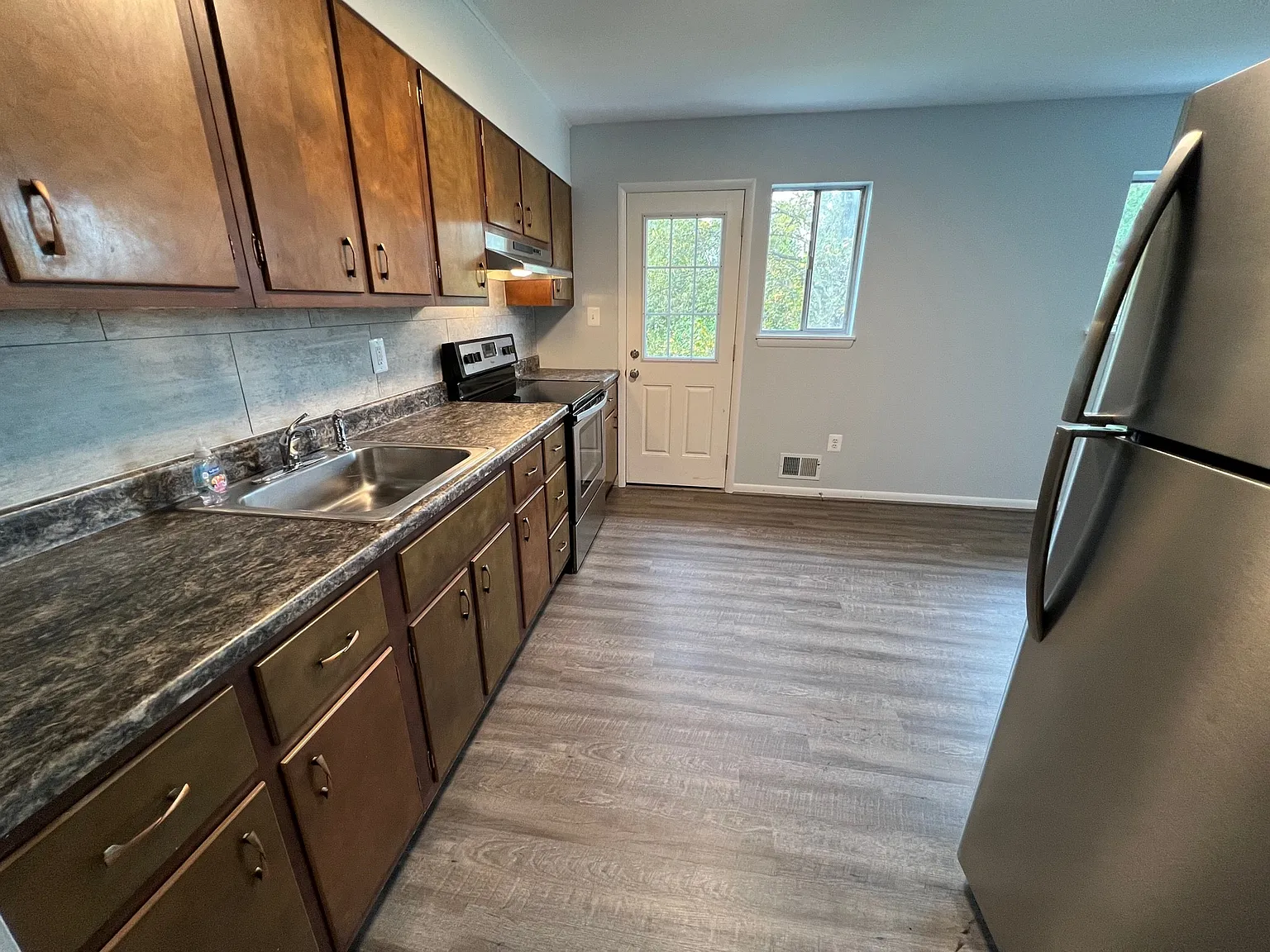 628 Cecil Ave N — Photo 4