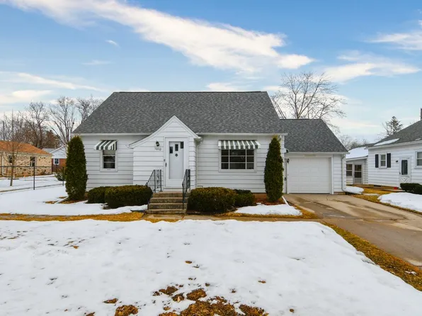 1010 Oshkosh St, New London, WI 54961