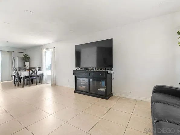 8166 Paradise Valley Ct, Spring Valley, CA 91977