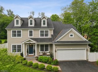 511 Shunpike Rd, Chatham, NJ 07928