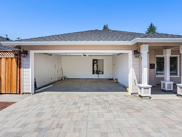 489 Clifton Ave — Photo 26
