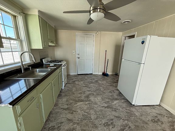 4th image of 13 F St #22