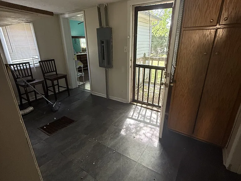 21 Doolittle St — Photo 9