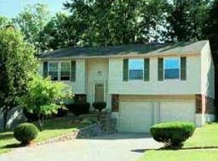 4015 Northumberland Dr, Worthington Hills, KY 40245