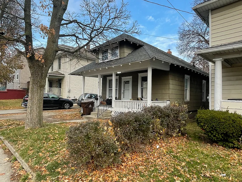 811 Baker St