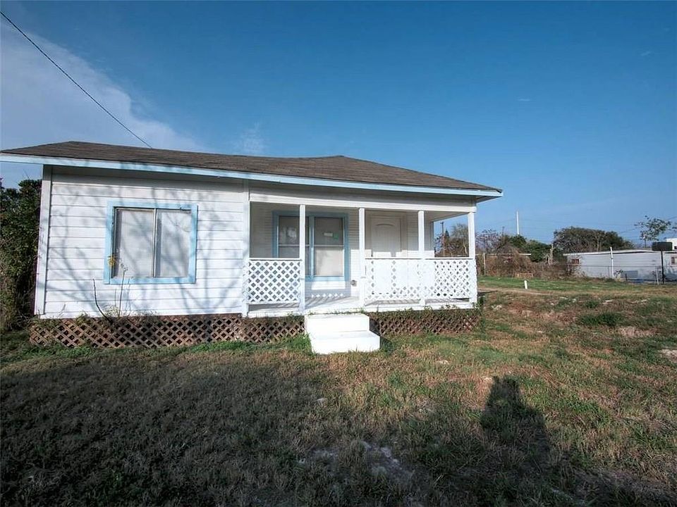 1st image of 422 Lakeside Dr