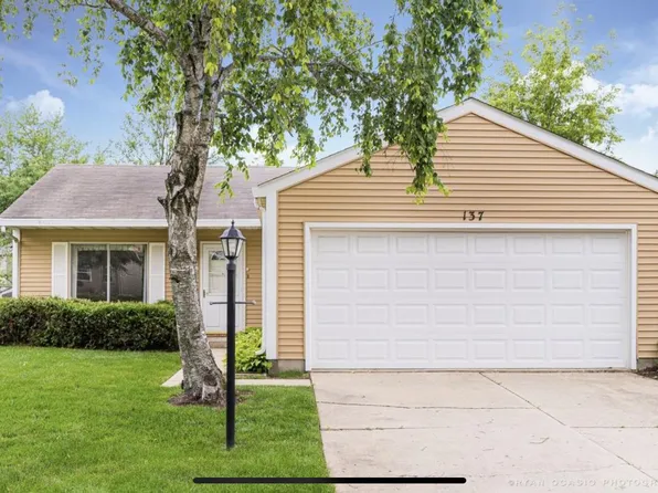 137 Lasalle Rd, Streamwood, IL 60107
