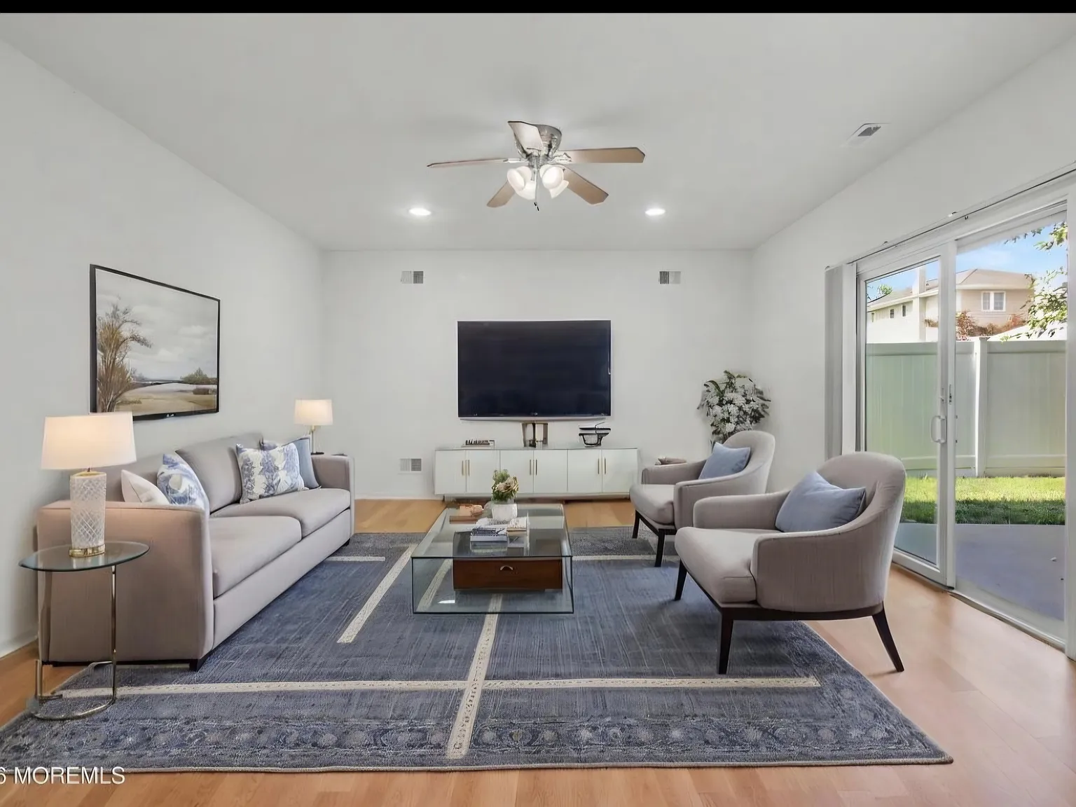 3 bed, 3200 sqft, $3,300 — Photo 2