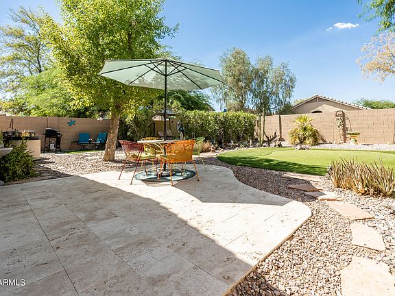 2nd image of 1062 E Saddle Way