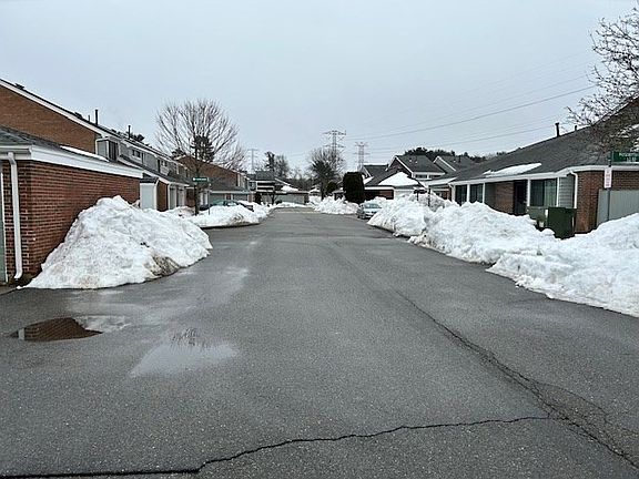 4th image of 85 Rosewood Dr #28-1