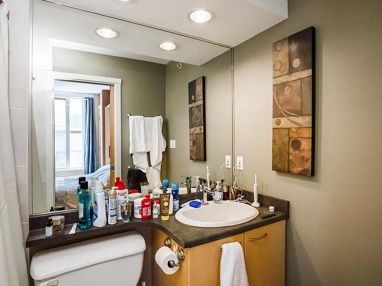 989 Richards St #708 — Photo 12