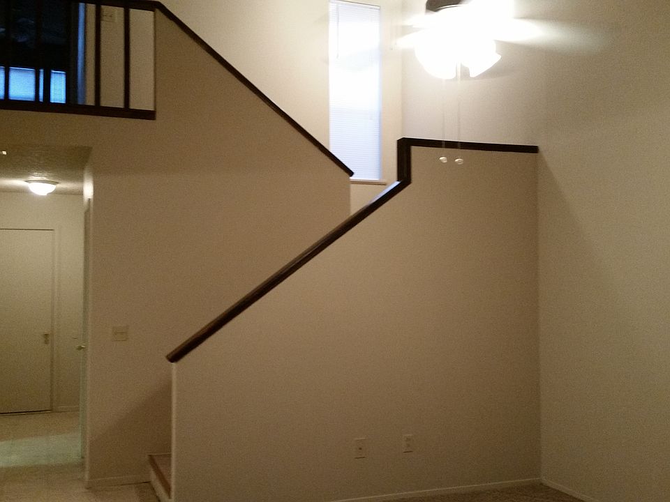 TH 13 Living Rm 2_12102014