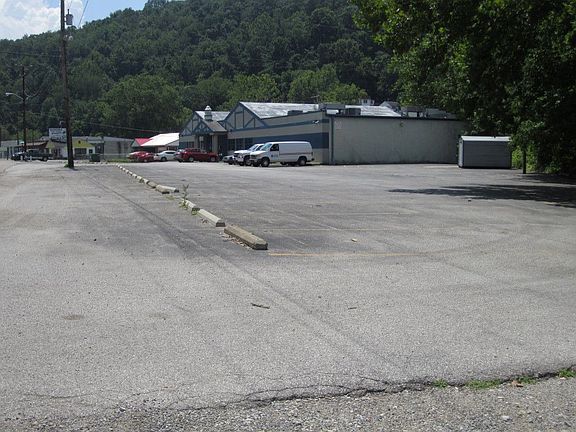 2nd image of 2401 Sissonville Dr