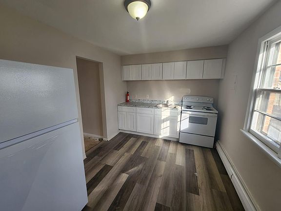 3rd image of 3053 Hadley Ave APT 6