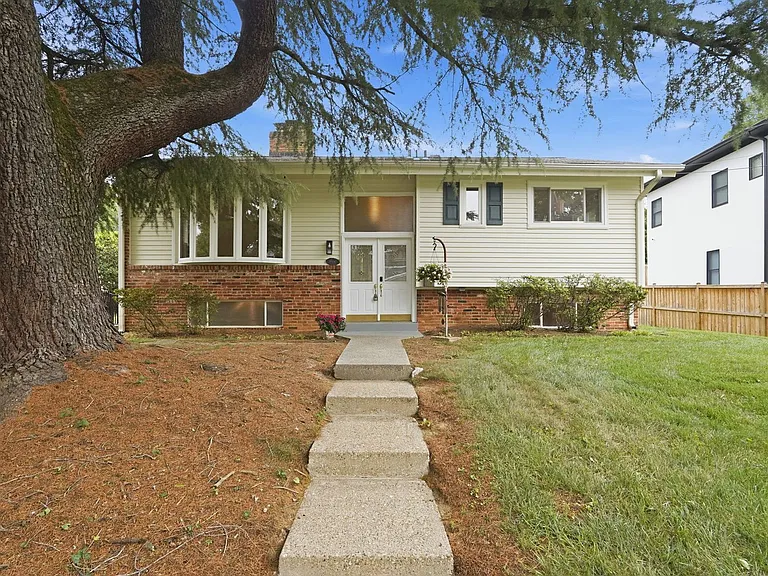 6806 Lemon Rd — Photo 2