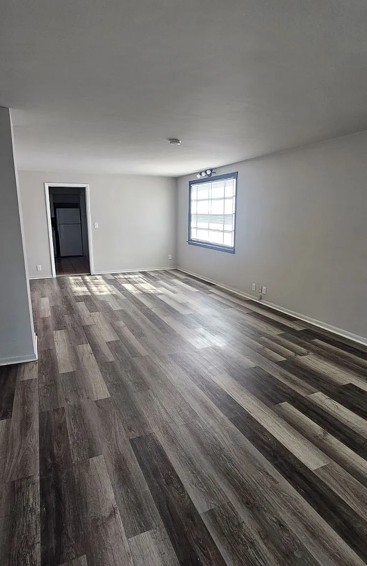 4 bed, 2.0 bath, 1778 sqft, $1,800 — Photo 2