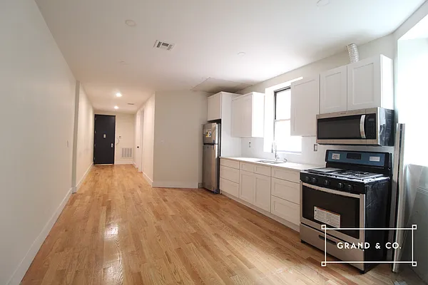 Rented by Grand & Co. | media 12