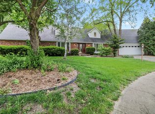 1908 Woodfield Rd, Champaign, IL 61822