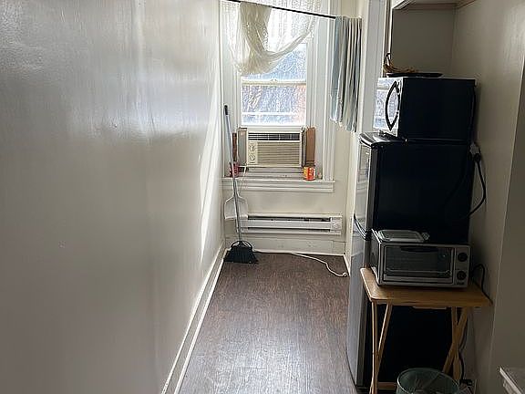 4th image of 2742 W Glenwood Ave