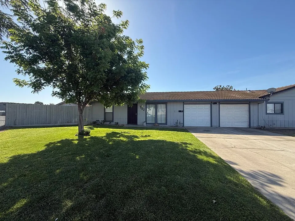 302 N Lovell Way