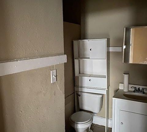 4th image of 3540 Baltimore Ave #6