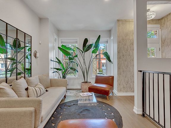 2nd image of 2637 W Crystal St APT 1