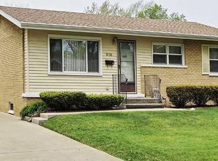 616 N Elmhurst Ave, Mount Prospect, IL 60056