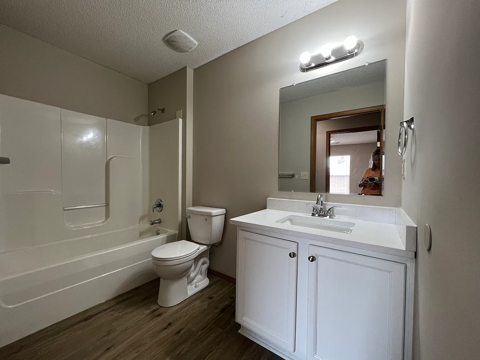 4 bed, 1400 sqft, $1,545 — Photo 3
