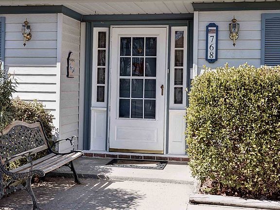 2nd image of 768 Chatsworth Dr