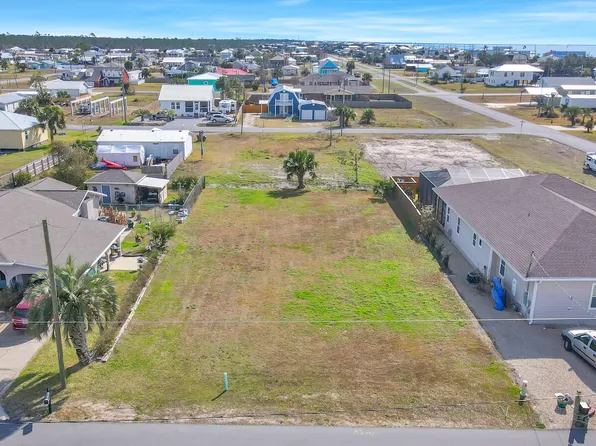 202 8th St, Mexico Beach, FL 32456