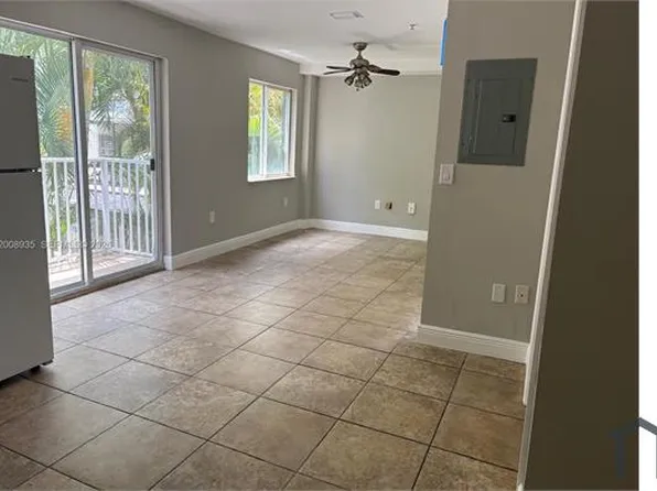 948 SW 3rd St, Miami, FL 33130